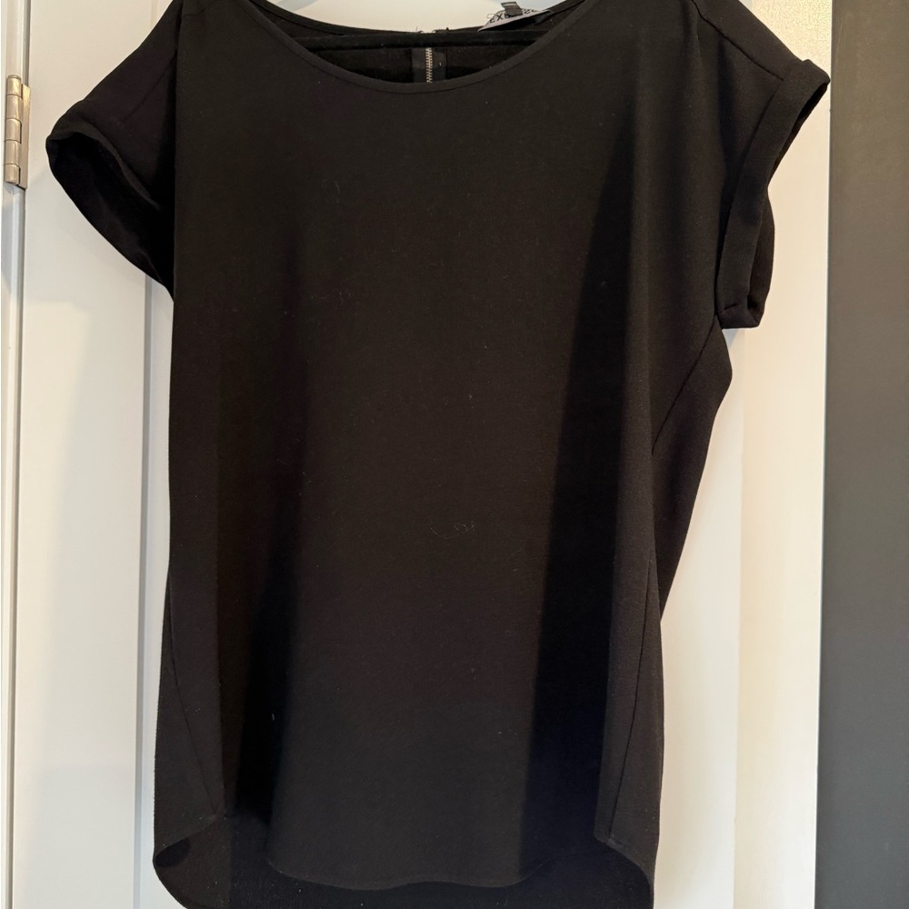 Express Elegant Black Short Sleeve Tee
